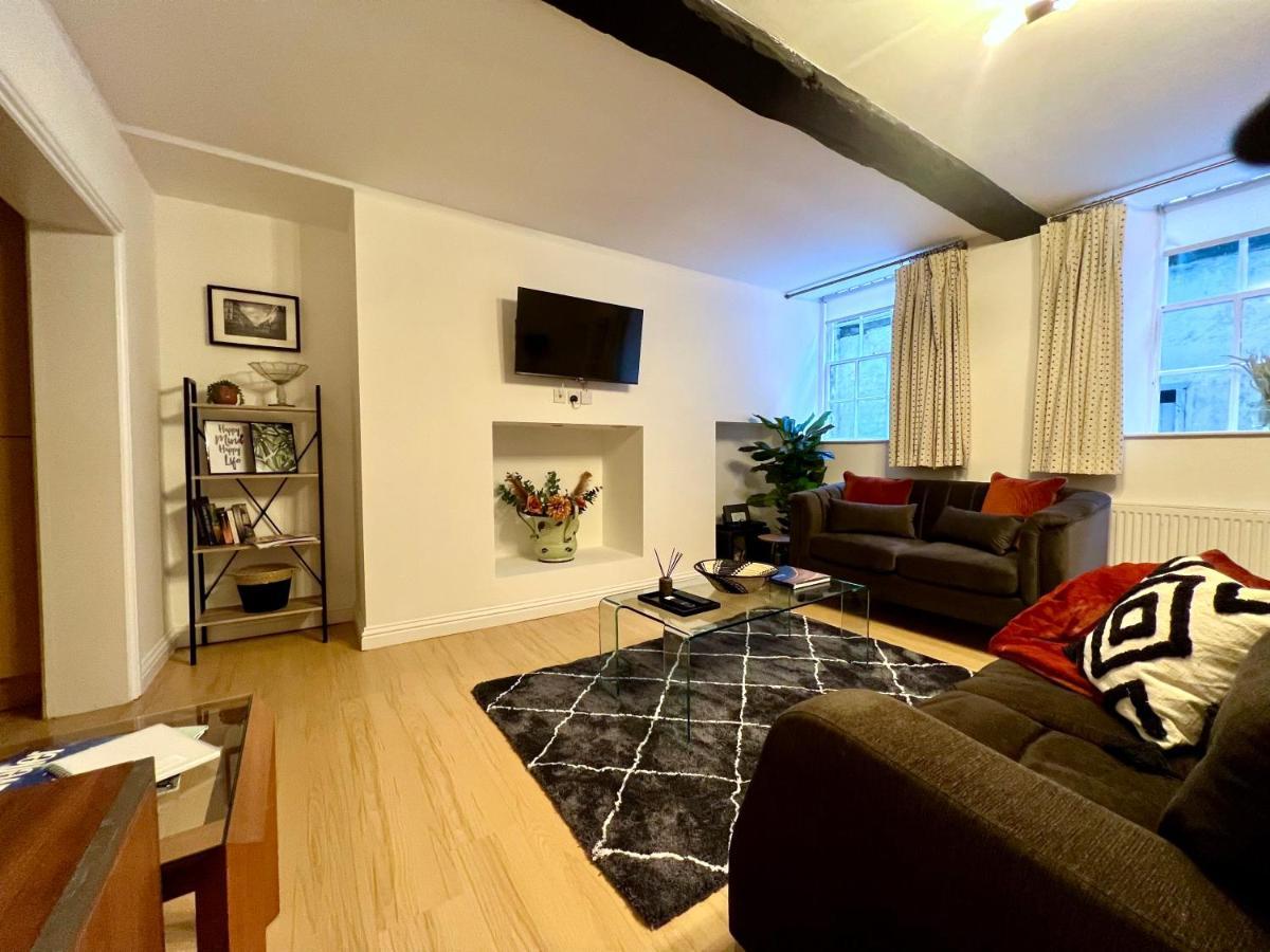 Superbly Located 2 Bedroom Luxury Apartment Бат Экстерьер фото