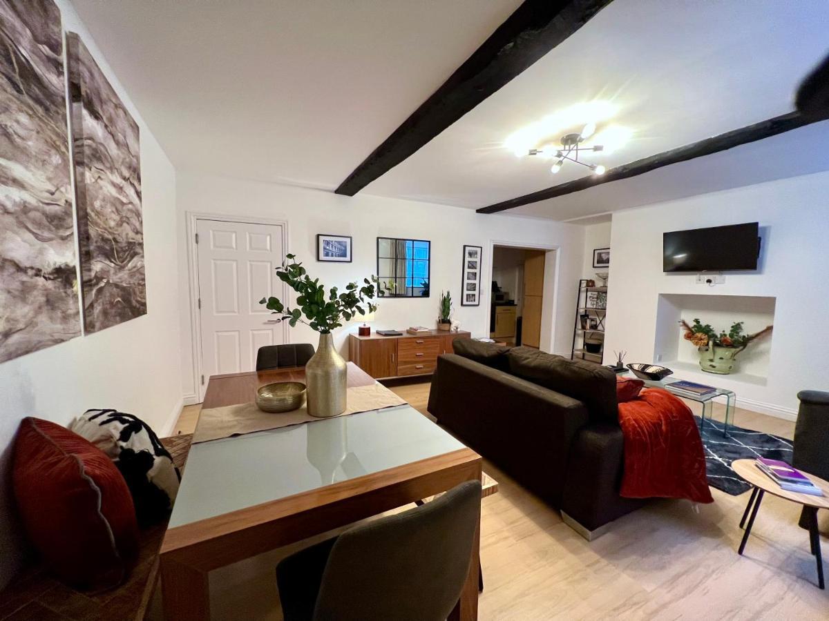 Superbly Located 2 Bedroom Luxury Apartment Бат Экстерьер фото