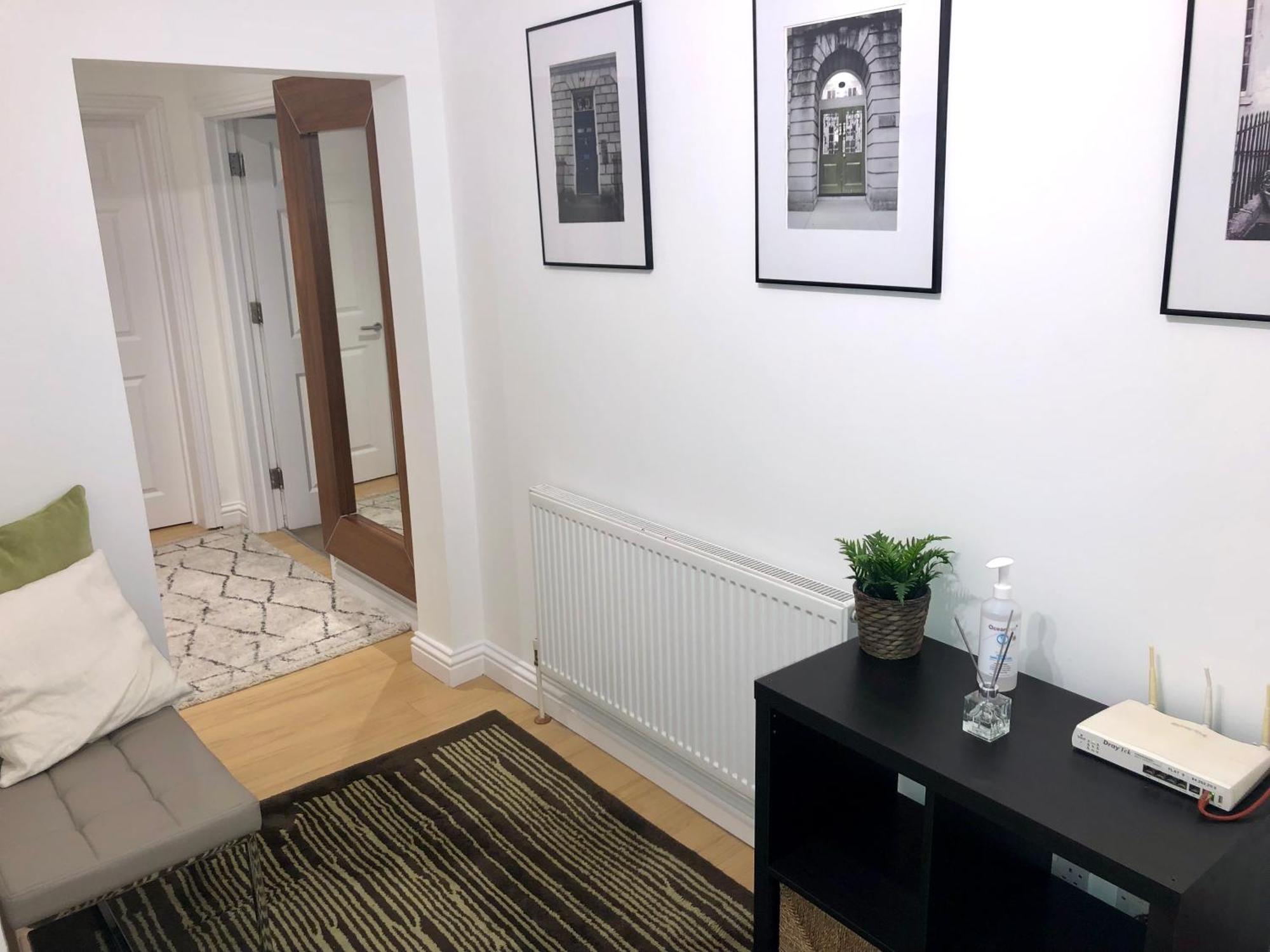 Superbly Located 2 Bedroom Luxury Apartment Бат Экстерьер фото